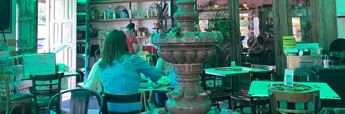 De Nada Cantina image